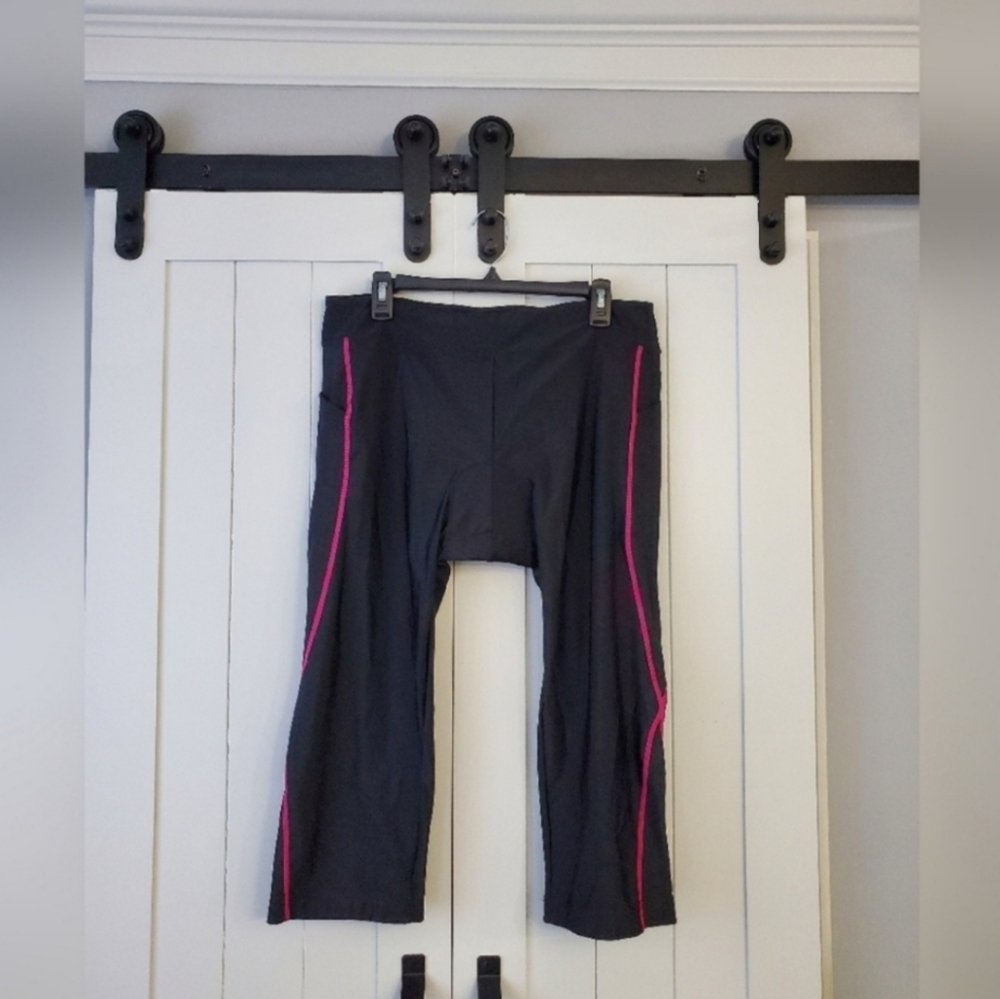 Bikewa Women's 4D Padded High Waisted  Cycling Capris. NEW!
